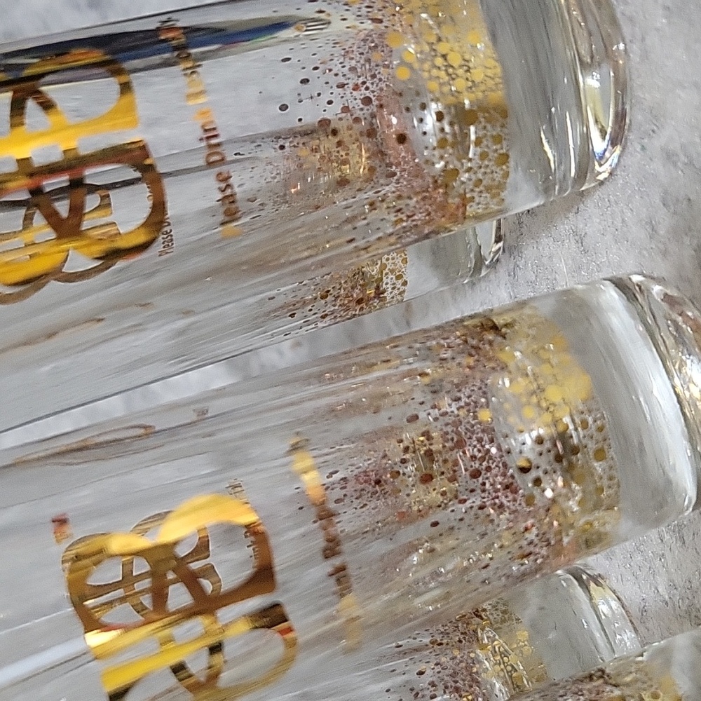 Bailey's Elegant Gold and Clear Shot Glass Set Of 8 EUC - Picture 3 of 3